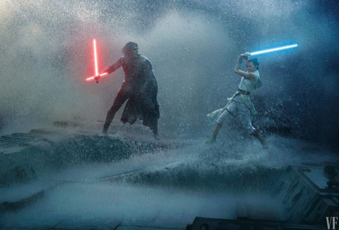 Kylo Ren contra Rey em cena de Star Wars: A Ascensão Skywalker